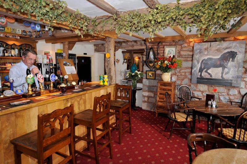 The Hood Arms Hotell Kilve Exteriör bild