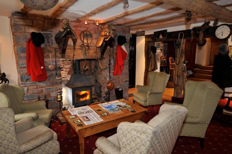 The Hood Arms Hotell Kilve Exteriör bild