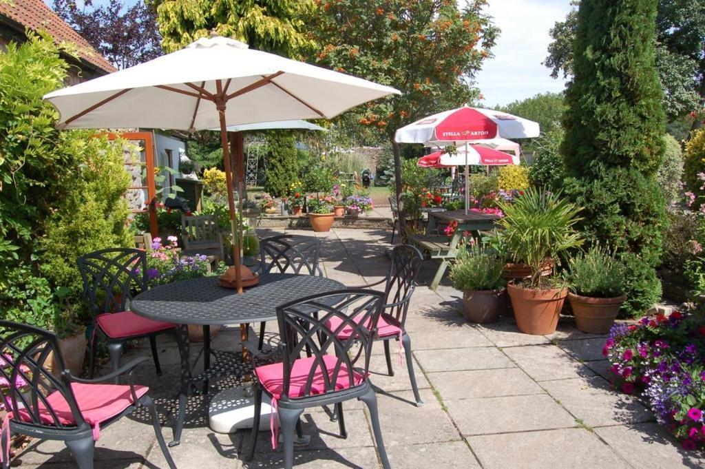 The Hood Arms Hotell Kilve Exteriör bild