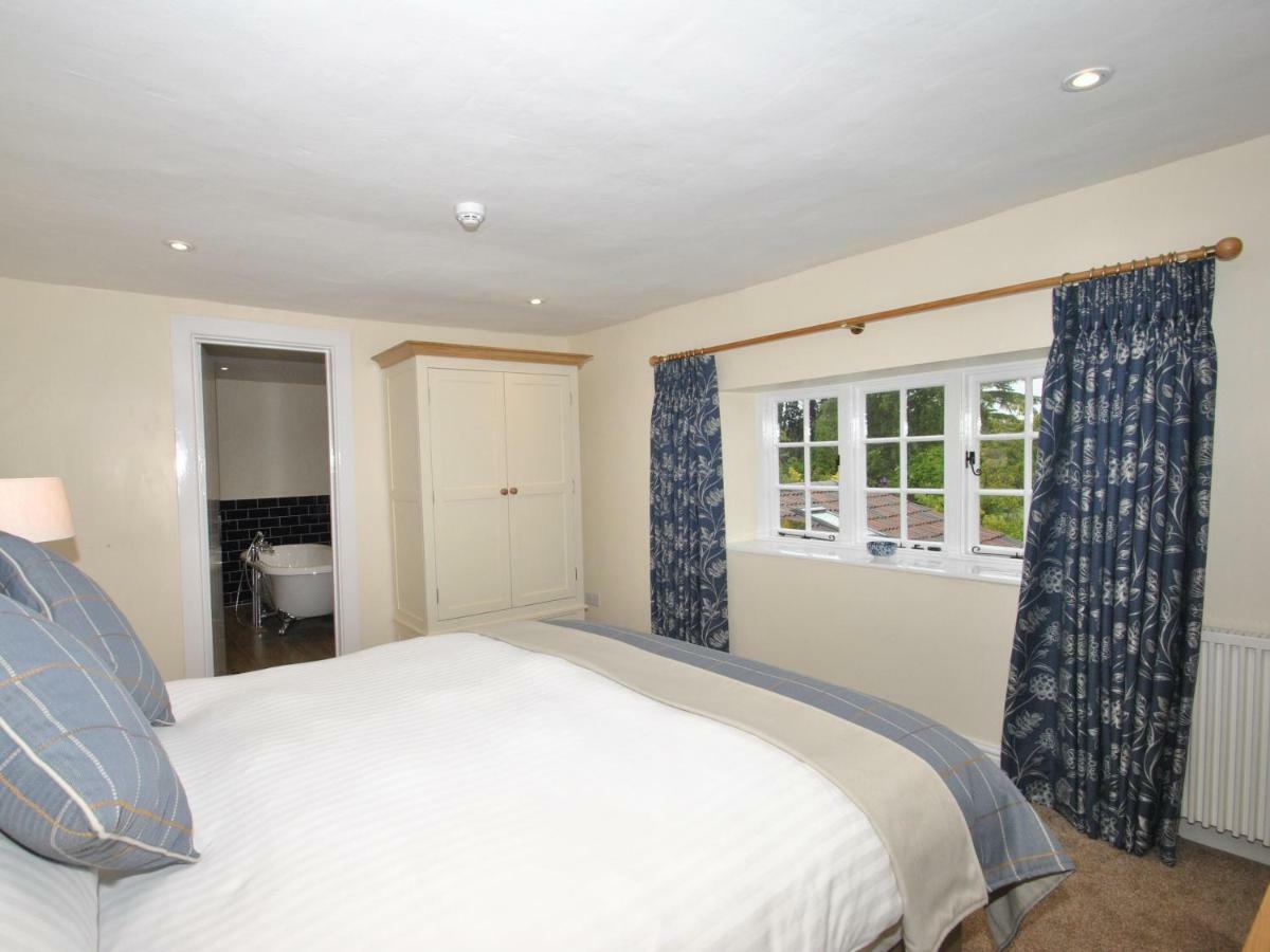 The Hood Arms Hotell Kilve Exteriör bild