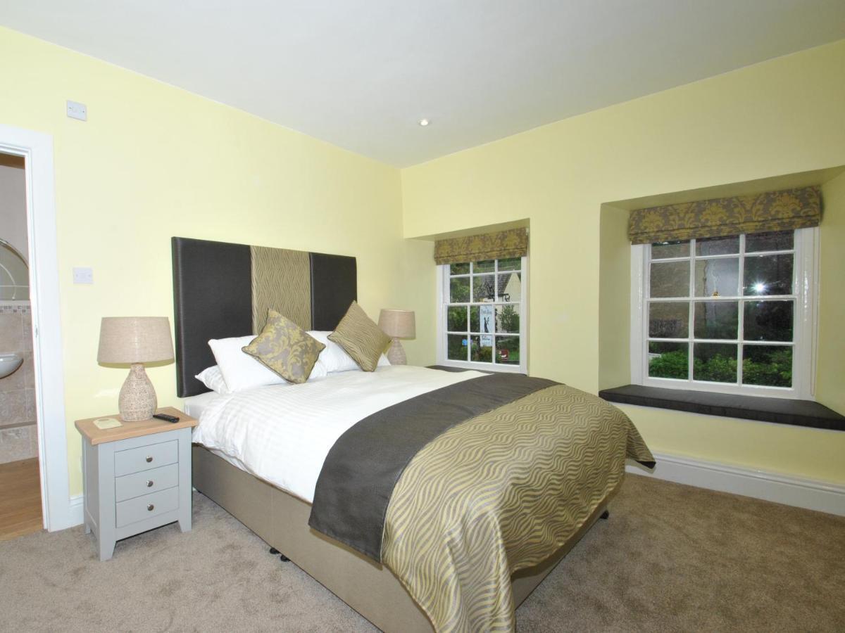 The Hood Arms Hotell Kilve Exteriör bild